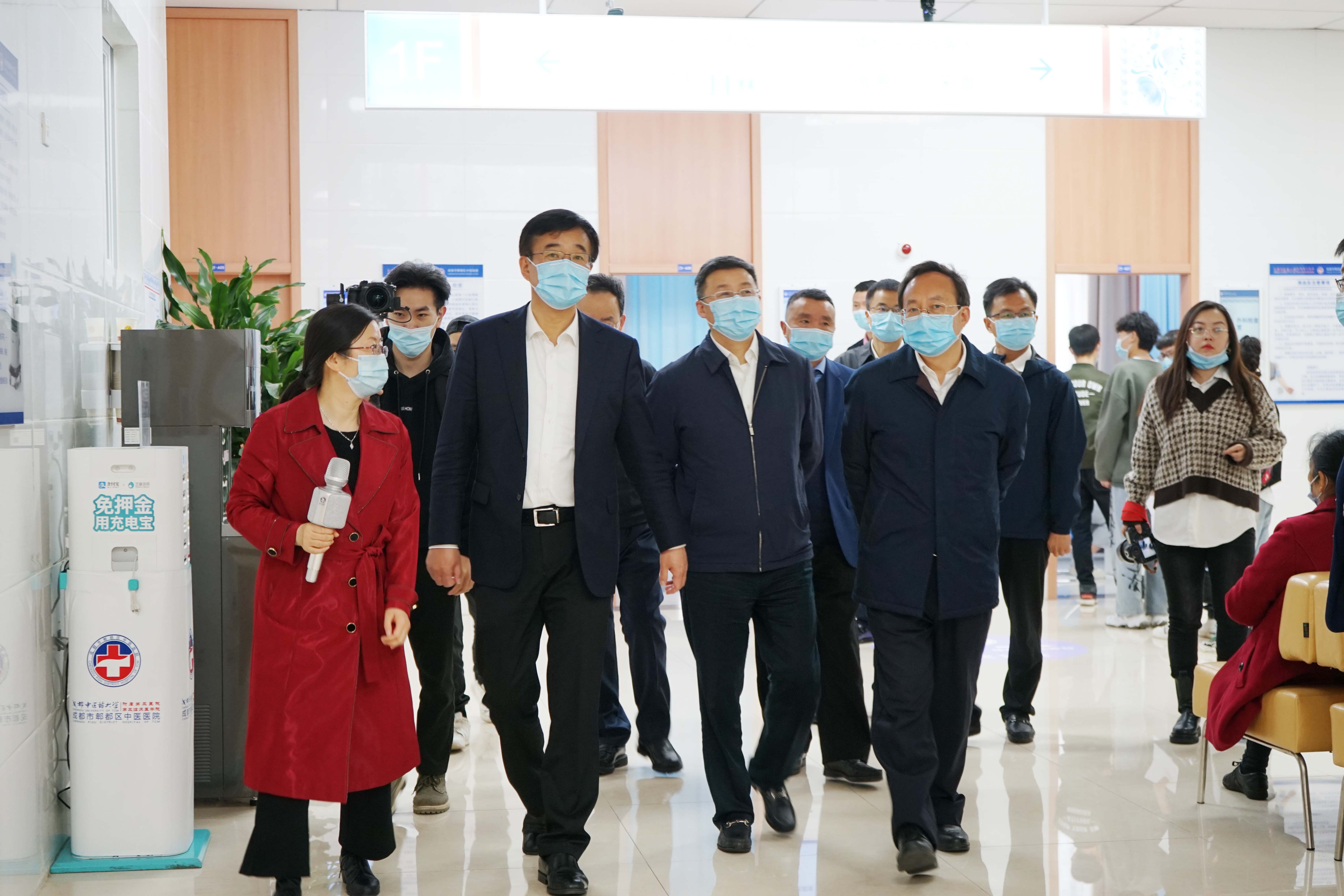 你是支持还是反对高龄产妇在绝经后做供卵做试管婴儿？