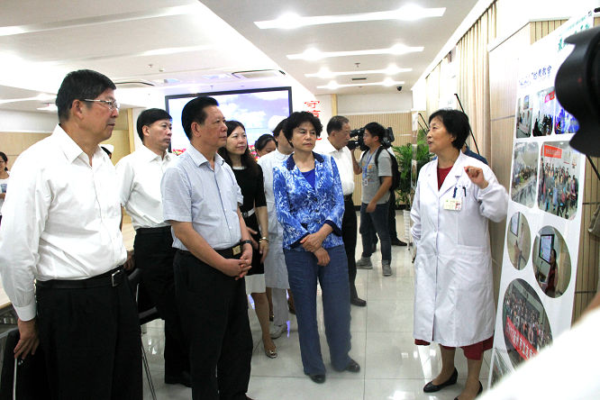 精子弱做人授还是试管(男方精子弱是要人工受精还是国内供卵试管代怀协会)